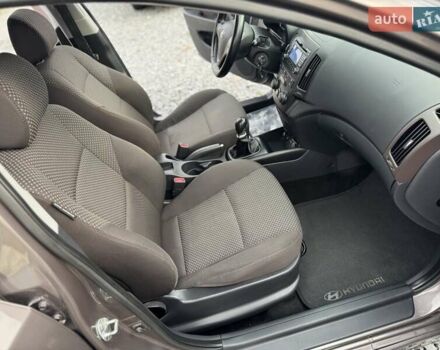 Коричневый Хендай i30, объемом двигателя 1.6 л и пробегом 212 тыс. км за 5950 $, фото 21 на Automoto.ua