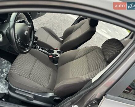 Коричневый Хендай i30, объемом двигателя 1.6 л и пробегом 212 тыс. км за 5950 $, фото 16 на Automoto.ua