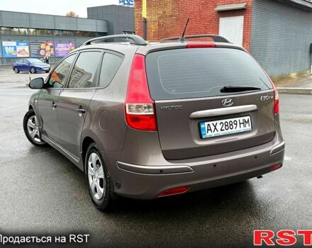 Коричневый Хендай i30, объемом двигателя 1.6 л и пробегом 81 тыс. км за 9150 $, фото 2 на Automoto.ua