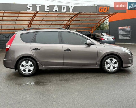 Хендай i30 2012 у Харкові на Automoto.ua Коричневий Хендай i30, об'ємом двигуна 1.6 л та пробігом 81 тис. км за 9100 $, фото 5 на Automoto.ua