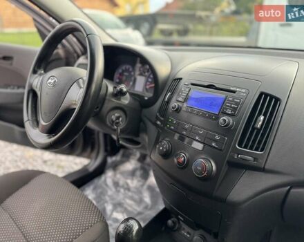 Коричневый Хендай i30, объемом двигателя 1.6 л и пробегом 212 тыс. км за 5950 $, фото 19 на Automoto.ua