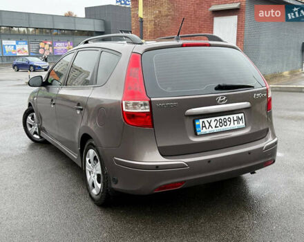 Коричневый Хендай i30, объемом двигателя 1.6 л и пробегом 81 тыс. км за 9150 $, фото 9 на Automoto.ua