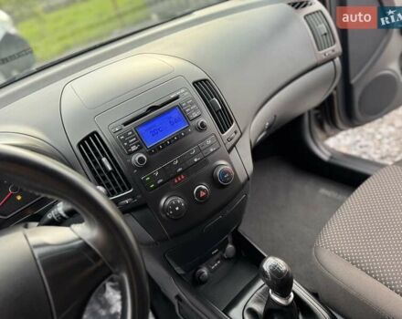 Коричневый Хендай i30, объемом двигателя 1.6 л и пробегом 212 тыс. км за 5950 $, фото 14 на Automoto.ua