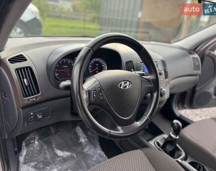 Коричневый Хендай i30, объемом двигателя 1.6 л и пробегом 212 тыс. км за 5950 $, фото 11 на Automoto.ua