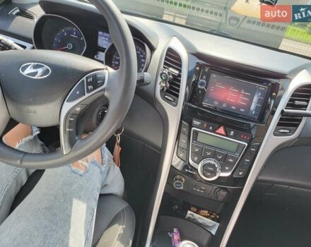 Коричневий Хендай i30, об'ємом двигуна 1.58 л та пробігом 234 тис. км за 9300 $, фото 10 на Automoto.ua