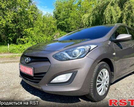Коричневый Хендай i30, объемом двигателя 1.6 л и пробегом 251 тыс. км за 8900 $, фото 1 на Automoto.ua