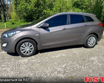Коричневый Хендай i30, объемом двигателя 1.6 л и пробегом 251 тыс. км за 8900 $, фото 3 на Automoto.ua