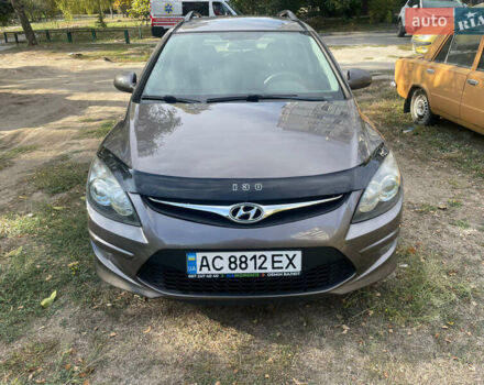 Коричневый Хендай i30, объемом двигателя 1.58 л и пробегом 211 тыс. км за 7500 $, фото 1 на Automoto.ua