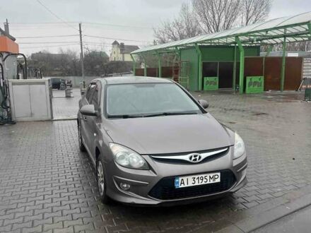 Коричневый Хендай i30, объемом двигателя 1.4 л и пробегом 245 тыс. км за 6100 $, фото 1 на Automoto.ua