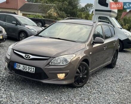 Коричневый Хендай i30, объемом двигателя 1.6 л и пробегом 212 тыс. км за 5950 $, фото 1 на Automoto.ua