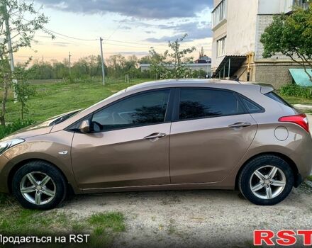 Коричневий Хендай i30, об'ємом двигуна 1.3 л та пробігом 158 тис. км за 7500 $, фото 1 на Automoto.ua