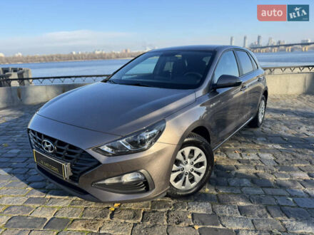Хендай i30 2020 в Киеве на Automoto.ua Коричневый Хендай i30, объемом двигателя 1.5 л и пробегом 54 тыс. км за 15200 $, фото 1 на Automoto.ua