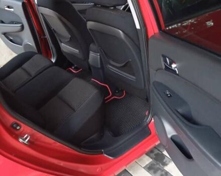 Красный Хендай i30, объемом двигателя 1.58 л и пробегом 280 тыс. км за 5000 $, фото 15 на Automoto.ua