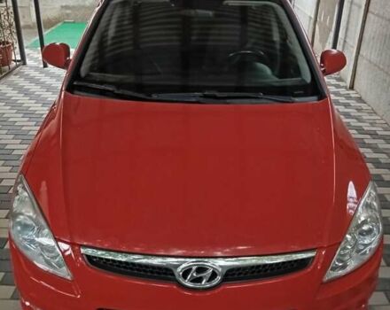 Красный Хендай i30, объемом двигателя 1.58 л и пробегом 280 тыс. км за 5000 $, фото 3 на Automoto.ua