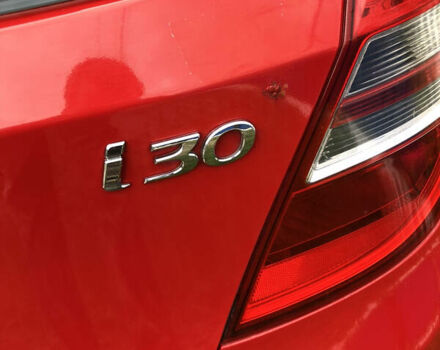 Красный Хендай i30, объемом двигателя 1.6 л и пробегом 189 тыс. км за 5100 $, фото 1 на Automoto.ua