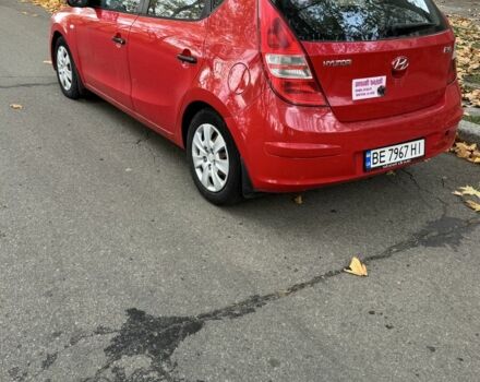 Красный Хендай i30, объемом двигателя 1.4 л и пробегом 212 тыс. км за 4300 $, фото 2 на Automoto.ua