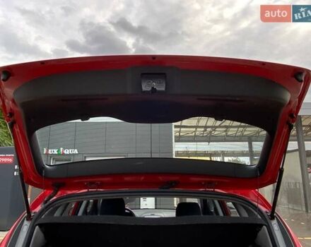 Красный Хендай i30, объемом двигателя 1.58 л и пробегом 236 тыс. км за 5000 $, фото 7 на Automoto.ua