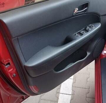 Хендай i30 2008 в Киеве на Automoto.ua Красный Хендай i30, объемом двигателя 1.4 л и пробегом 134 тыс. км за 4800 $, фото 19 на Automoto.ua