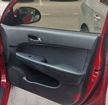 Хендай i30 2008 в Киеве на Automoto.ua Красный Хендай i30, объемом двигателя 1.4 л и пробегом 134 тыс. км за 4800 $, фото 6 на Automoto.ua