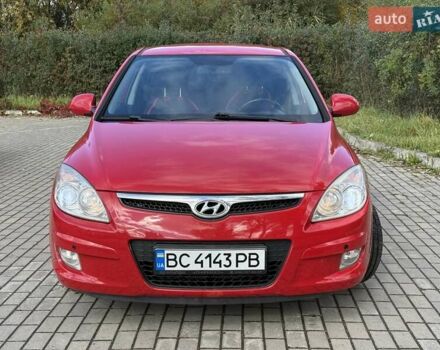 Красный Хендай i30, объемом двигателя 1.6 л и пробегом 135 тыс. км за 5900 $, фото 10 на Automoto.ua