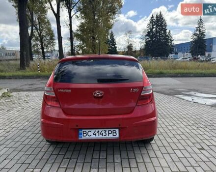 Красный Хендай i30, объемом двигателя 1.6 л и пробегом 135 тыс. км за 5900 $, фото 2 на Automoto.ua