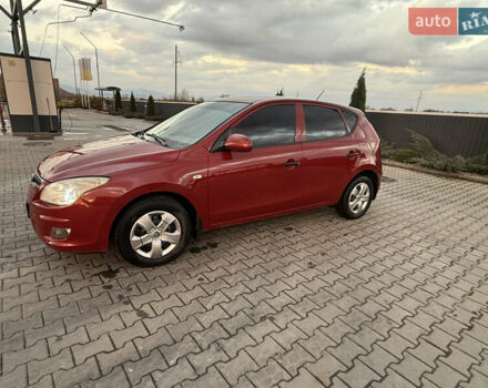 Червоний Хендай i30, об'ємом двигуна 1.58 л та пробігом 244 тис. км за 5800 $, фото 2 на Automoto.ua