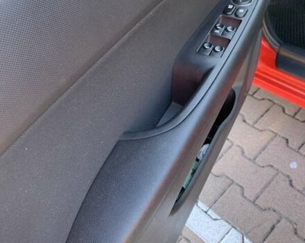 Красный Хендай i30, объемом двигателя 1.4 л и пробегом 262 тыс. км за 5200 $, фото 16 на Automoto.ua