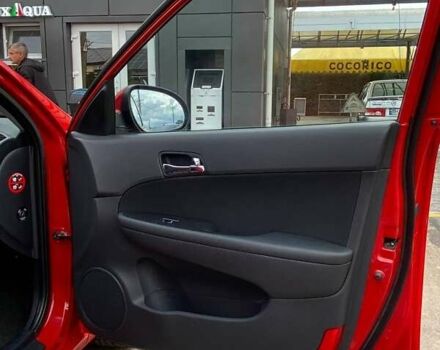 Красный Хендай i30, объемом двигателя 1.58 л и пробегом 236 тыс. км за 5000 $, фото 13 на Automoto.ua