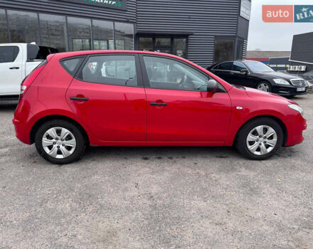 Красный Хендай i30, объемом двигателя 1.4 л и пробегом 140 тыс. км за 5499 $, фото 6 на Automoto.ua