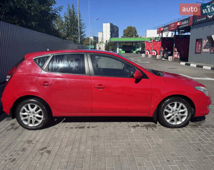 Красный Хендай i30, объемом двигателя 1.6 л и пробегом 159 тыс. км за 7399 $, фото 6 на Automoto.ua