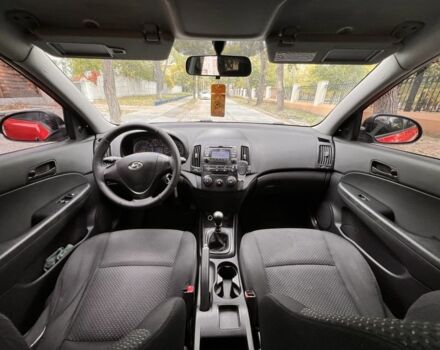 Червоний Хендай i30, об'ємом двигуна 1.4 л та пробігом 290 тис. км за 5200 $, фото 13 на Automoto.ua