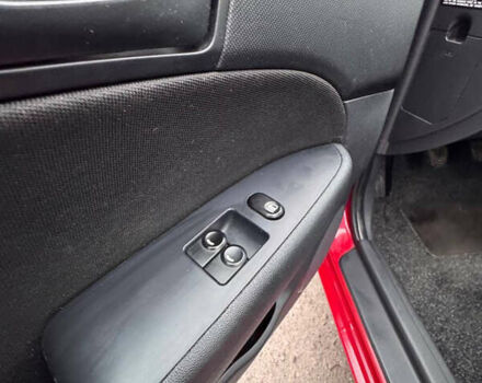 Красный Хендай i30, объемом двигателя 1.4 л и пробегом 140 тыс. км за 5499 $, фото 9 на Automoto.ua