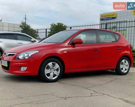 Красный Хендай i30, объемом двигателя 1.4 л и пробегом 201 тыс. км за 6500 $, фото 8 на Automoto.ua