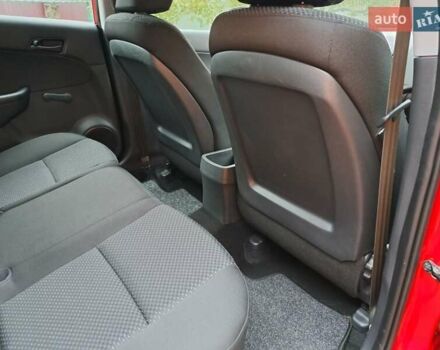 Хендай i30 2009 в Умани на Automoto.ua Красный Хендай i30, объемом двигателя 0 л и пробегом 139 тыс. км за 5850 $, фото 108 на Automoto.ua