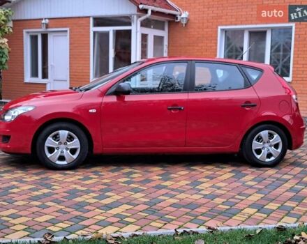 Хендай i30 2009 в Умани на Automoto.ua Красный Хендай i30, объемом двигателя 0 л и пробегом 139 тыс. км за 5850 $, фото 1 на Automoto.ua