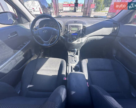 Красный Хендай i30, объемом двигателя 1.6 л и пробегом 159 тыс. км за 7399 $, фото 12 на Automoto.ua
