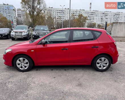 Красный Хендай i30, объемом двигателя 1.4 л и пробегом 140 тыс. км за 5499 $, фото 2 на Automoto.ua