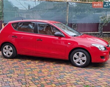 Хендай i30 2009 в Умани на Automoto.ua Красный Хендай i30, объемом двигателя 0 л и пробегом 139 тыс. км за 5850 $, фото 10 на Automoto.ua