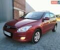 Красный Хендай i30, объемом двигателя 1.6 л и пробегом 198 тыс. км за 5999 $, фото 1 на Automoto.ua