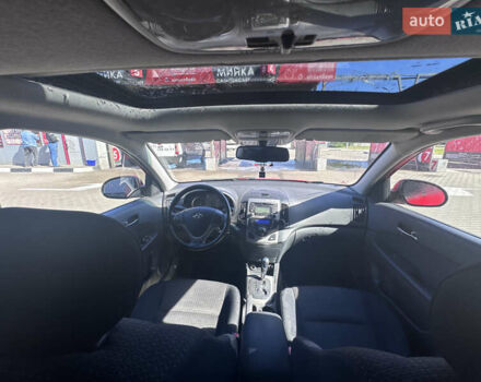 Красный Хендай i30, объемом двигателя 1.6 л и пробегом 159 тыс. км за 7399 $, фото 11 на Automoto.ua