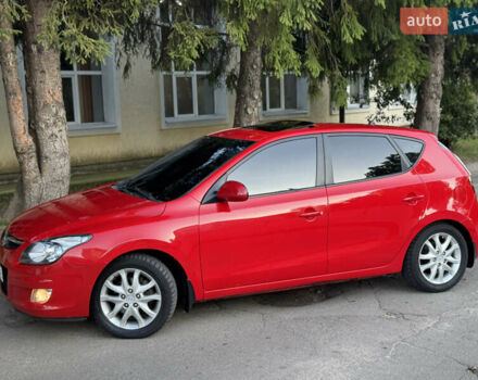 Красный Хендай i30, объемом двигателя 1.6 л и пробегом 161 тыс. км за 7000 $, фото 1 на Automoto.ua