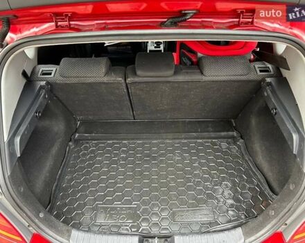 Красный Хендай i30, объемом двигателя 1.4 л и пробегом 234 тыс. км за 5250 $, фото 4 на Automoto.ua