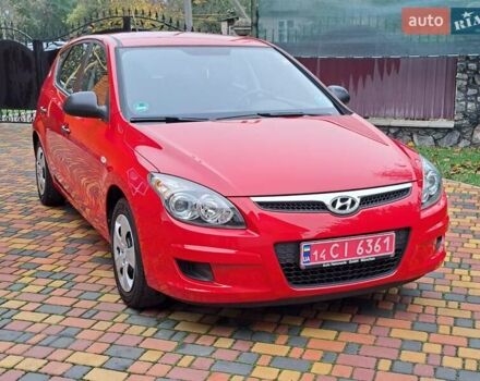Хендай i30 2009 в Умани на Automoto.ua Красный Хендай i30, объемом двигателя 0 л и пробегом 139 тыс. км за 5850 $, фото 15 на Automoto.ua