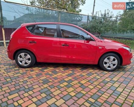 Хендай i30 2009 в Умани на Automoto.ua Красный Хендай i30, объемом двигателя 0 л и пробегом 139 тыс. км за 5850 $, фото 8 на Automoto.ua