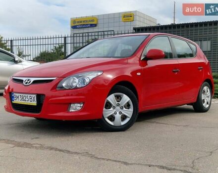 Красный Хендай i30, объемом двигателя 1.4 л и пробегом 201 тыс. км за 6500 $, фото 9 на Automoto.ua