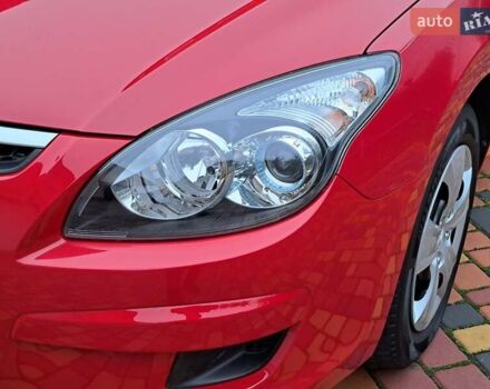 Хендай i30 2009 в Умани на Automoto.ua Красный Хендай i30, объемом двигателя 0 л и пробегом 139 тыс. км за 5850 $, фото 21 на Automoto.ua