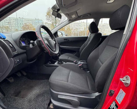 Красный Хендай i30, объемом двигателя 1.4 л и пробегом 140 тыс. км за 5499 $, фото 10 на Automoto.ua