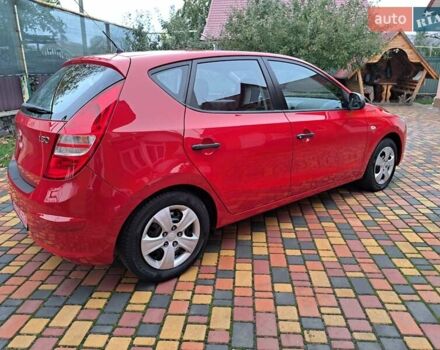 Хендай i30 2009 в Умани на Automoto.ua Красный Хендай i30, объемом двигателя 0 л и пробегом 139 тыс. км за 5850 $, фото 7 на Automoto.ua