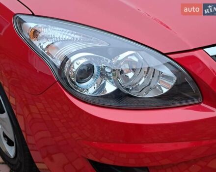 Хендай i30 2009 в Умани на Automoto.ua Красный Хендай i30, объемом двигателя 0 л и пробегом 139 тыс. км за 5850 $, фото 18 на Automoto.ua