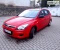 Красный Хендай i30, объемом двигателя 1.4 л и пробегом 154 тыс. км за 4800 $, фото 2 на Automoto.ua